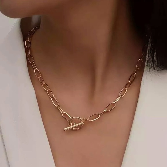 Zara Jewelry - 🍒3/$30 New Gold Link Toggle Necklace